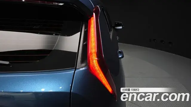 Kia Niro 2023 — Şəkil 29/30