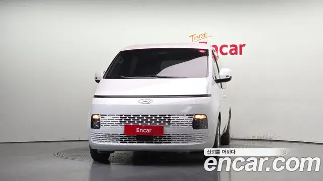 Hyundai Staria 2022 — Photo 3/20