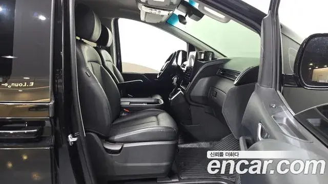 Hyundai Staria 2025 — Фото 11/20
