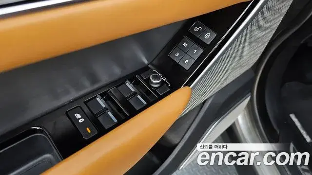 Land Rover Range Rover Velar 2018 — Şəkil 5/39