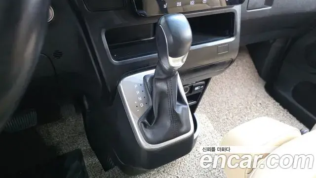 Hyundai Staria 2022 — Photo 9/20