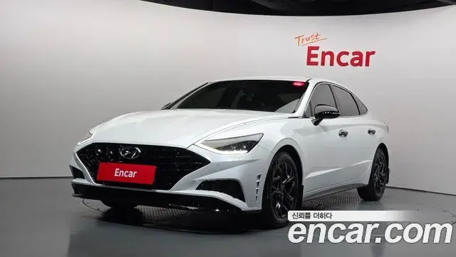Hyundai Sonata 2021 — Фото 1/20