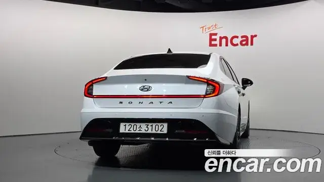 Hyundai Sonata 2021 — Фото 4/20
