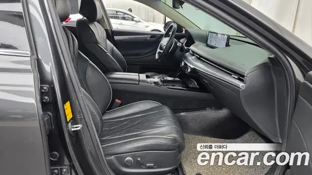 Genesis Electrified G80 2020 — Photo 15/20