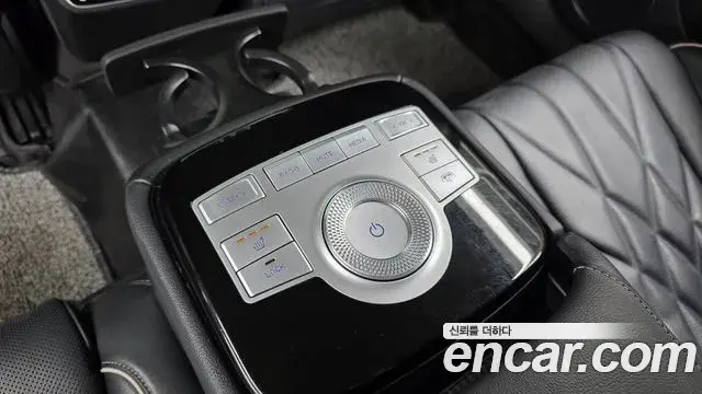 Genesis Electrified G80 2020 — Photo 17/20