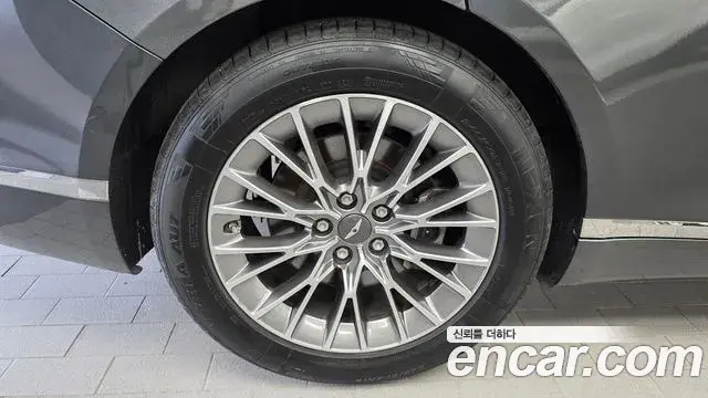 Genesis Electrified G80 2020 — Photo 19/20