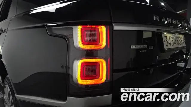 Land Rover Range Rover 2020 — ფოტო 22/43