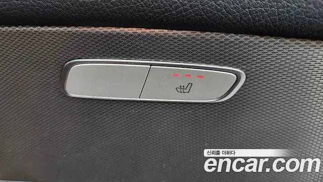 Mercedes-Benz E-Class 2019 — Фото 19/20