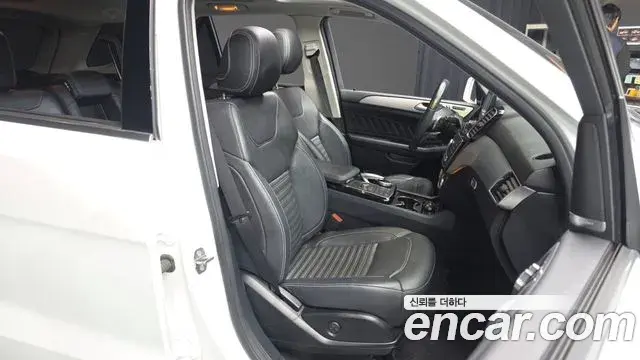 Mercedes-Benz GLE-Class 2018 — Şəkil 15/20