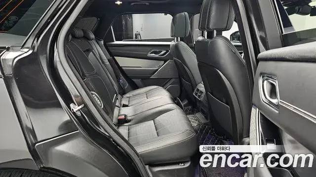 Land Rover Range Rover Velar 2018 — ფოტო 23/36