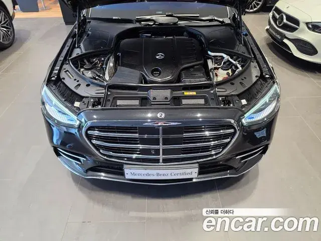 Mercedes-Benz S-Class 2021 — Photo 6/20