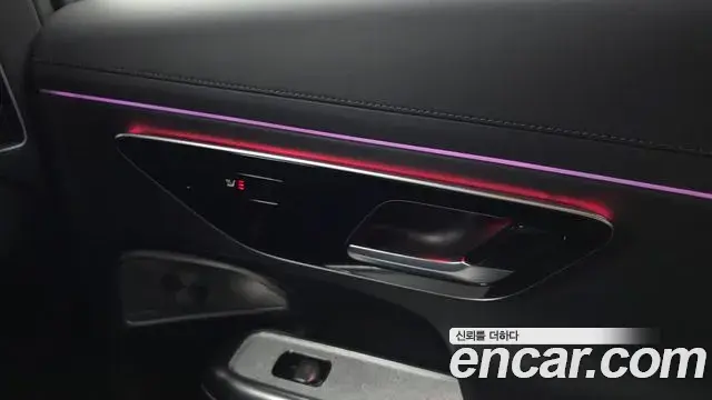 Mercedes-Benz E-Class 2024 — Photo 18/20