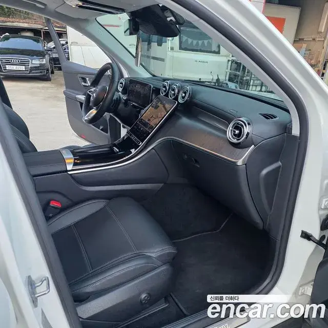 Mercedes-Benz GLC-Class 2023 — Фото 10/20
