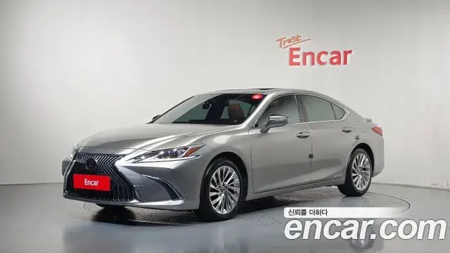 Lexus ES300h, 2021