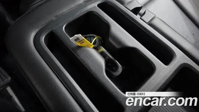 Hyundai Staria 2023 — Фото 17/20