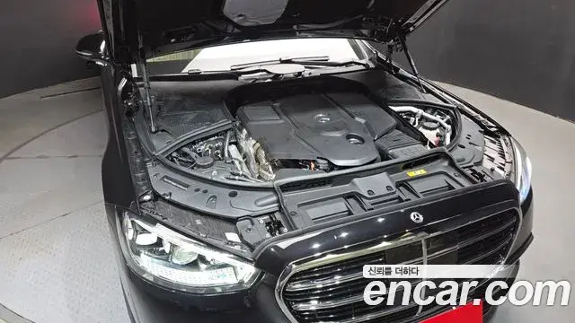 Mercedes-Benz S-Class 2025 — Фото 6/20