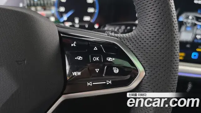 Volkswagen Touareg 2024 — Şəkil 39/40
