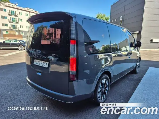 Hyundai Staria 2025 — Photo 1/20