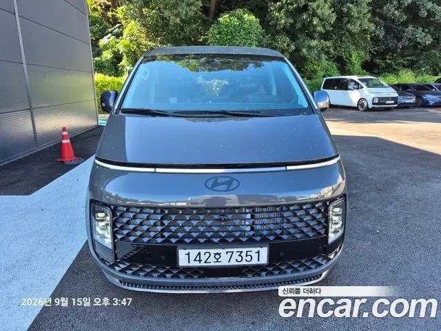 Hyundai Staria 2025 — Photo 2/20