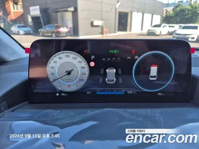 Hyundai Staria 2025 — Photo 7/20