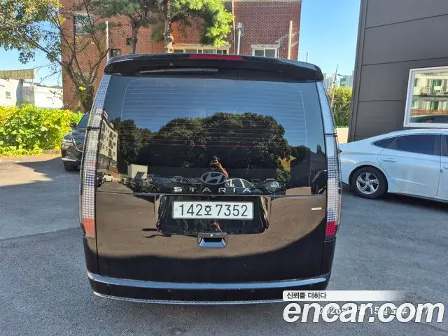 Hyundai Staria 2025 — Photo 3/20
