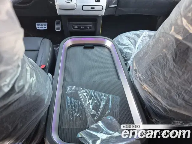 Hyundai Staria 2025 — Photo 17/20