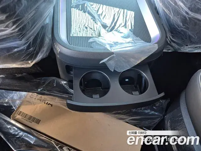 Hyundai Staria 2025 — Photo 18/20