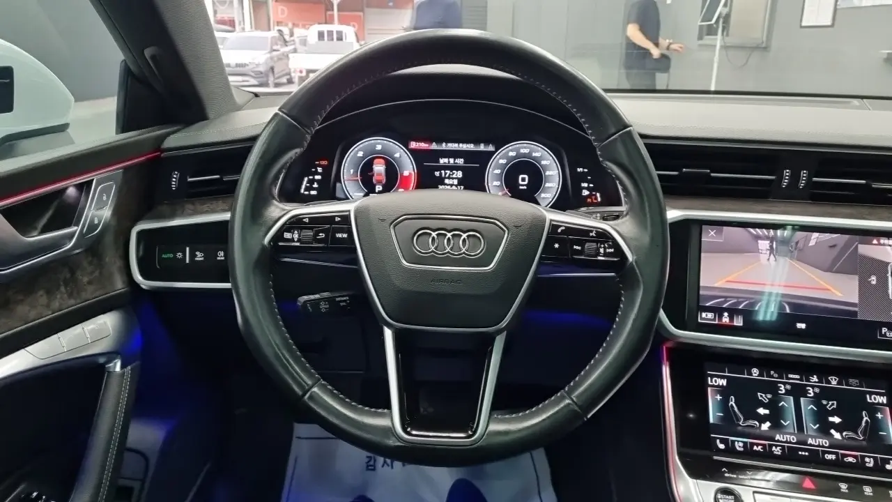 Audi A7 2021 — Фото 7/18