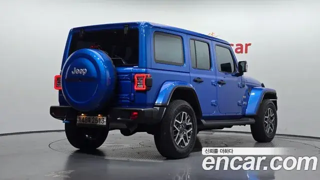 Jeep Wrangler 2022 — Фото 2/20