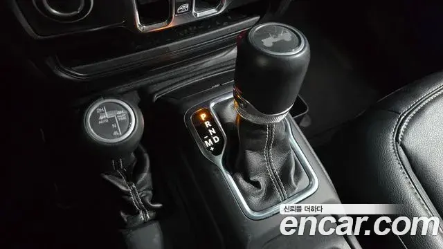 Jeep Wrangler 2022 — Фото 9/20