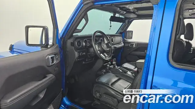 Jeep Wrangler 2022 — Фото 10/20