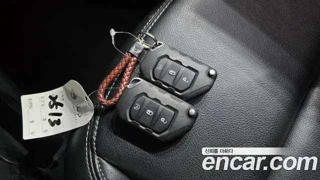 Jeep Wrangler 2022 — Фото 15/20