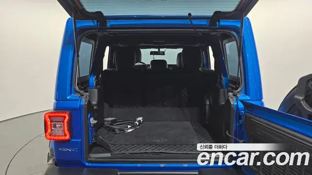 Jeep Wrangler 2022 — Фото 17/20