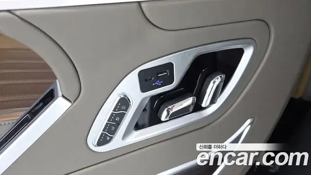 Kia Carnival 2025 — Photo 9/33