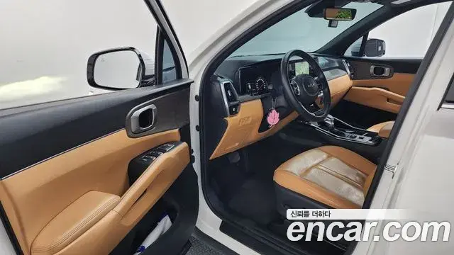 Kia Sorento 2023 — Photo 10/20