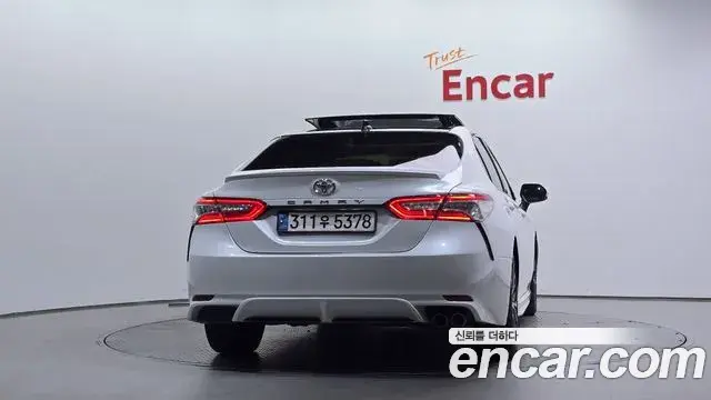 Toyota Camry 2020 — Фото 4/20