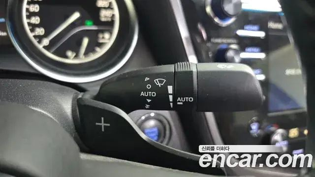 Toyota Camry 2020 — Фото 18/20