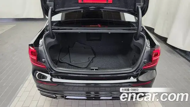 Volvo S60 2022 — Şəkil 8/20