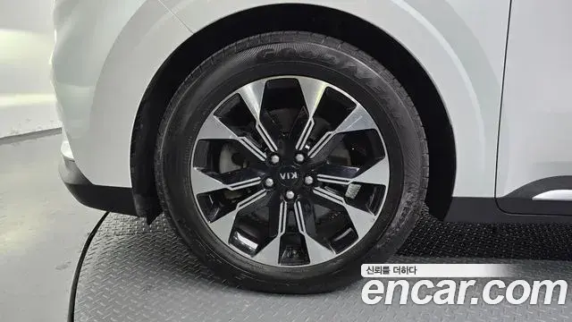Kia Carnival 2021 — Фото 5/20