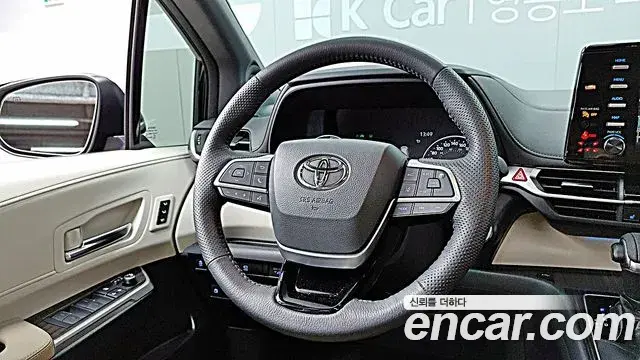 Toyota Sienna 2021 — Photo 7/20