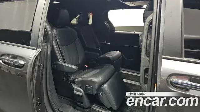 Toyota Sienna 2025 — Şəkil 3/39