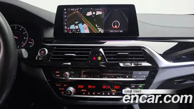 BMW 5 Series 2019 — Фото 13/20