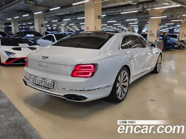 Bentley Flying Spur 2022 — Photo 17/20