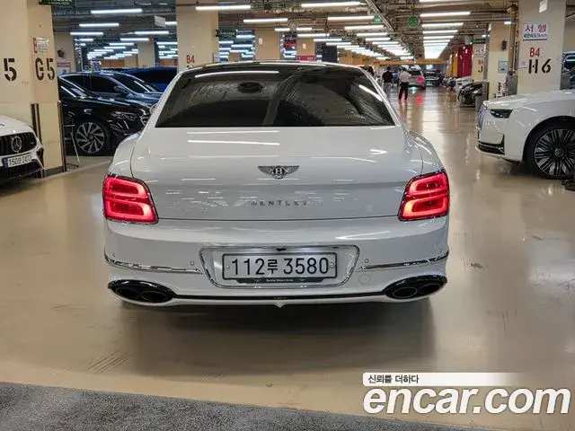 Bentley Flying Spur 2022 — Photo 15/20