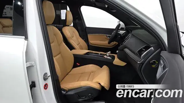 Volvo XC90 2023 — ფოტო 18/34