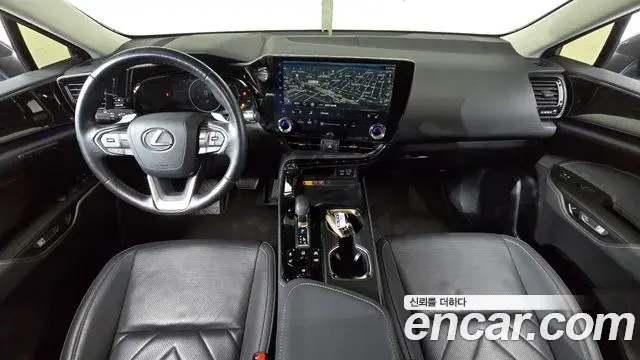 Lexus NX450h+ 2023 — Фото 7/20