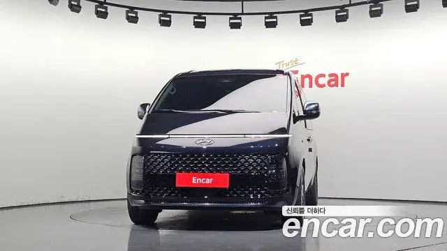 Hyundai Staria 2023 — Photo 3/20