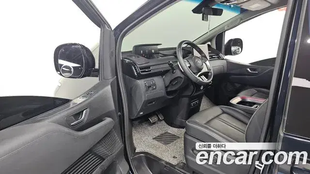 Hyundai Staria 2023 — Photo 10/20