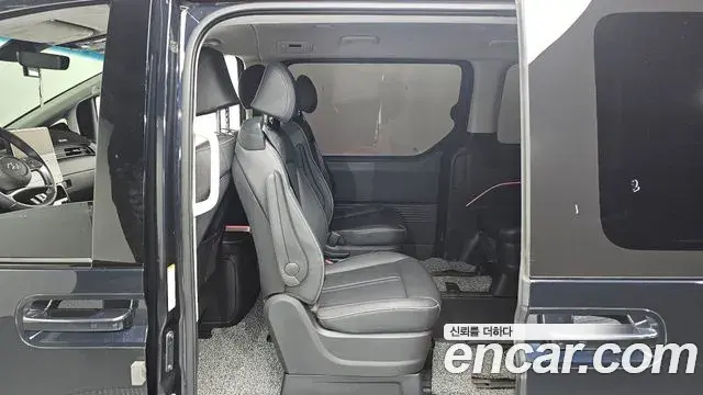 Hyundai Staria 2023 — Photo 12/20