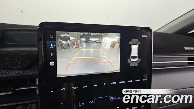 Hyundai Staria 2023 — Photo 15/20